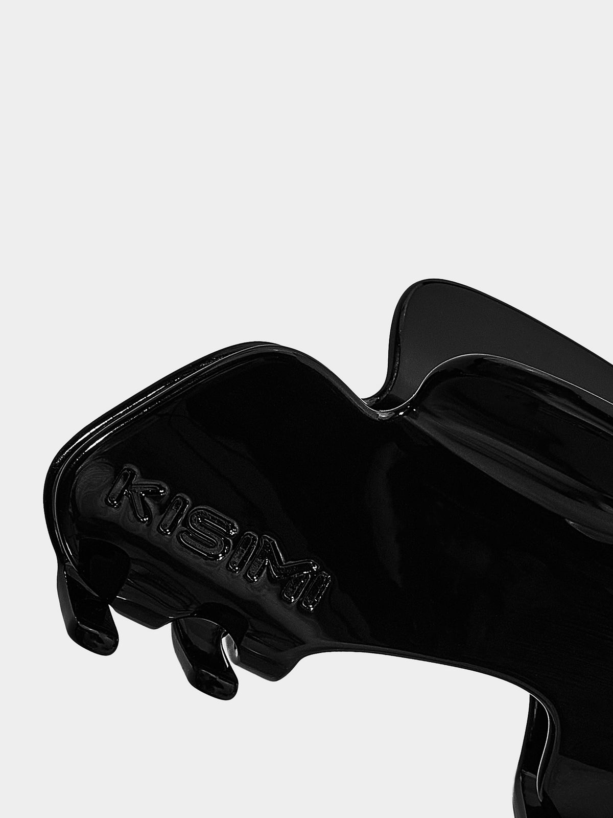 Monochrome claw clip "M"