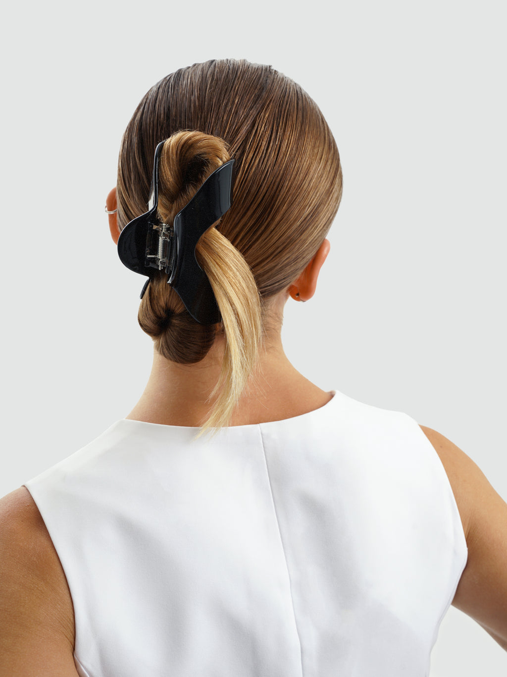 Monochrome claw clip "L"
